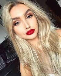 In den achtzigern begann superstar madonna (54, hung up) auf rote lippen zu setzen, gleichzeitig brachte m.a.c seine ersten lippenstifte auf den markt. Pinterest Littlemillelemos Red Lipstick Makeup Blonde Red Lips Makeup Look Red Lipstick Makeup