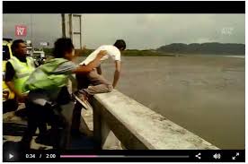 Ini rupanya kisah sebenar kes terjun jambatan pulau pinang ramai yang dah tertipu. Ah Heang Halang Ramai Individu Cuba Terjun Jambatan P Pinang Semasa Mstar