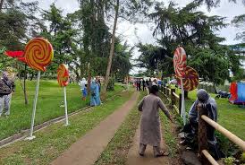 Taman wisata jogja dengan standar internasional dan berbagai keunggulan fasilitas yang ada. Ini Dia Wisata Baru Bernuansa Keluarga Di Karanganyar Tawangmangu Wonder Park Solopos Com