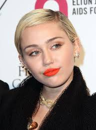 Weitere ideen zu haarschnitt, miley cyrus, miley cyrus haare. Haare Ab Promis Mit Kurzhaarfrisuren Brigitte De