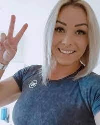 Leigh Keen's Instagram, Twitter & Facebook