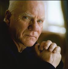 Malcolm McDowell : biographie, carrière et filmographie