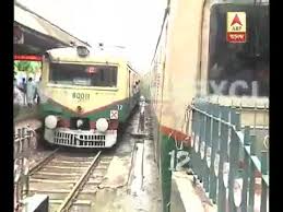 Accident At Sealdah Railway Station Local Train Hits The Guard Wall Of The Platform Youtube 2nd floor, nakshatra cine shoppe old kohinoor cinema, ranade road, dadar cinemax kandivli location: accident at sealdah railway station local train hits the guard wall of the platform