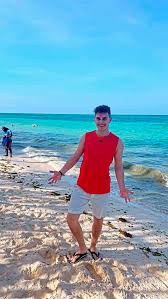 Adam zdrojkowski was born on may 29, 2000 in warsaw , poland. Gasiewska I Zdrojkowski Spedzaja Wakacje Na Zanzibarze Zdjecia