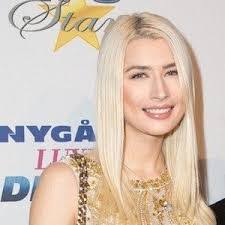 Anne Feldman's Instagram, Twitter & Facebook