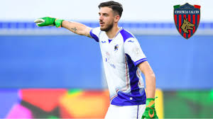 Viale magna grecia 87100 cosenza. Cosenza Calcio Ufficiale Falcone Primo Acquisto Per La Nuova Stagione Calabriamagnifica It