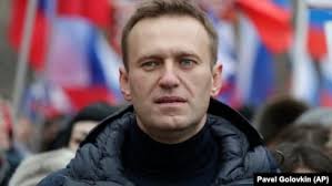 Опубликованы первые фото похудевшего навального после сторонники осужденного, который сейчас отбывает срок в 3,5 года по так называемому «делу. On Dolzhen Byl Umeret V Samolete No Ne Umer Pochemu Otravlenie Navalnogo Sluchilos Imenno Sejchas