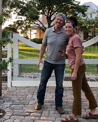 She is a television personality as well who is known for her appearance in the hgtv reality series, fixer upper. Joanna Gaines On Twitter Joanna Gaines Style Clothes Joanna Gaines Style Joanna Gaines Family