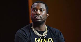 Dj drama, sterling simms, drake, kid ink, mgk, nicki minaj. What Is Meek Mill Worth Rapper Gives Street Kids 20 Bill To Split Internet Says Never Seen Such Stupidity Meaww