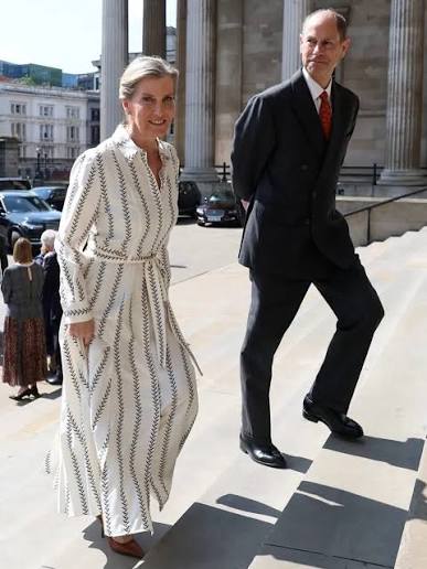 Marking a century of legacy 👑 On what would have been the 100th birthday  of Queen Elizabeth II, Sophie, Duchess of Edinburgh and Prince Edward, Duke  of Edinburgh attend the unveiling of