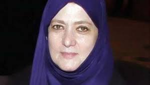 شــأهد أحدث صورة للفنانة شمس البارودي وزوجها حسن يوسف وعدد من أفراد أسرتها انتشرت صورة جديدة للفنانة المعتزلة شمس البارودي على موقع التو Egypt Amazing Fashion