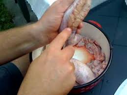 Am avut doar o pereche de fudulii, de 350 de grame în total, așa că am făcut din ele un aperitiv cald. Cum Se Curata Fuduliile Youtube