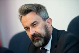 Prokurátor Vanek, ktorý odišiel kvôli Zsuzsovej, podniká