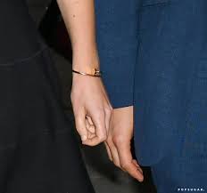 Nail bracelet zu günstigen preisen. Princess Beatrice S Cartier Bracelet With E Engraving Popsugar Fashion Uk