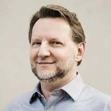 DDIntel]Entrepreneurship: From Self-Doubt to Self-Made: Personal Growth in  Business