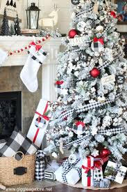 Black And White Plaid Christmas Decor Black And White Buffalo Plaid Farmhouse Christmas Tree Christmas Tree Inspiration Buffalo Plaid Christmas Tree Plaid Christmas Decor
