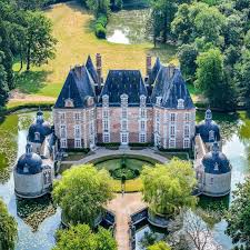 Lina S Garden Livesunique Chateau De La Motte Chateaurenard Chateau France Dream House Exterior Mansions