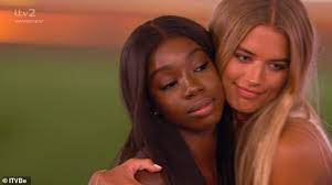 Arabella entered the villa on day 18, as a late entrant. Love Island Fans Rage At Danny After He Calls Model Arabella Intelligent In Recoupling Speech Daily Mail Online