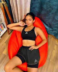 How about a little workout with Anushka Sen before the late night workout :  rShagOnHotties