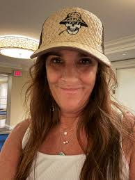 At last i got Jack Russel Knit Hat ! It makes me smile ❤️ But nobody  appreciates it