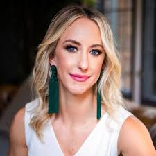 Julia Zahn (@dreamhomeswithjulia) • Instagram photos and videos