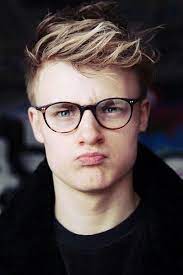 Top 10 Hairstyles For Men To Style With Blonde Latest Hair Styles Cute Modern Hairstyles For M Coiffures Masculines Coiffure Homme Coupes De Cheveux Gars