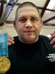 At 474 pounds, Gardner fighting for survival again