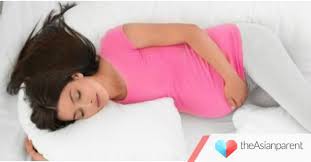 Bayi anda belum berpusing untuk menurunkan kepalanya ke bawah memandangkan waktu bersalin masih jauh. Posisi Tidur Ibu Hamil 8 Bulan Yang Disarankan Dokter Apa Saja Theasianparent Indonesia