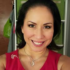 Gloria Chapa's Instagram, Twitter & Facebook