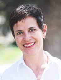 Peggy Few's Instagram, Twitter & Facebook