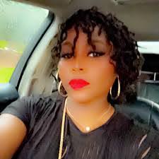 Shemeka Rowe's Instagram, Twitter & Facebook