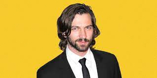 Michiel Huisman S Stylist Explains How To Pull Off Long Hair Long Hair Styles Long Wavy Hair Mens Hairstyles