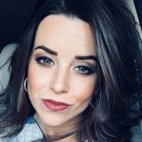 Amber Courtney's Instagram, Twitter & Facebook