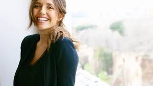 Jun 25, 2021 · paola rossi è la fidanzata di salvatore esposito, attore della serie gomorra. Serena Rossi Imbarazzo Sul Set Per Scena Ose Il Retroscena Dell Attrice Solonotizie24