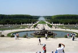 Château de versailles ʃɑto d ə vɛʁsɑj was the principal royal residence of france from 1682 under louis xiv until the start of the french revolution in 1789 under louis xvi it is. Schloss Versailles Infos Eintrittspreise Offnungszeiten 2021 Paris Mal Anders