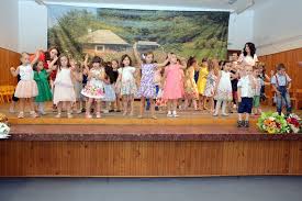 Tare mult am mai muncit, de toate am pregatit. Serbare Sfarsit De An Scolar Wendy School