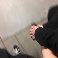 Bir Derdim Var Icer Miyiz Sevimli Cift Resimleri Cift Resimleri Fotograf