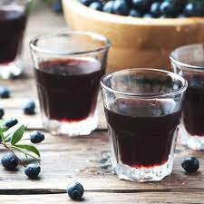 Un caro saluto a tutti, oggi voglio condividere con voi la ricetta casalinga del liquore di mirto sardo tramandata dai miei nonni paterni di santadi nel sulcis iglesiente. La Ricetta Del Liquore Di Mirto Corbula