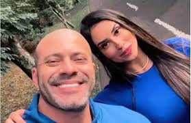 Esposa de Daniel Silveira diz que Bolsonaro nunca os abandonou