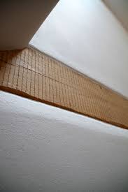 Sagespuren An Holzbalken Mit Lehmputzoberflache Holzhaus Haus Holz