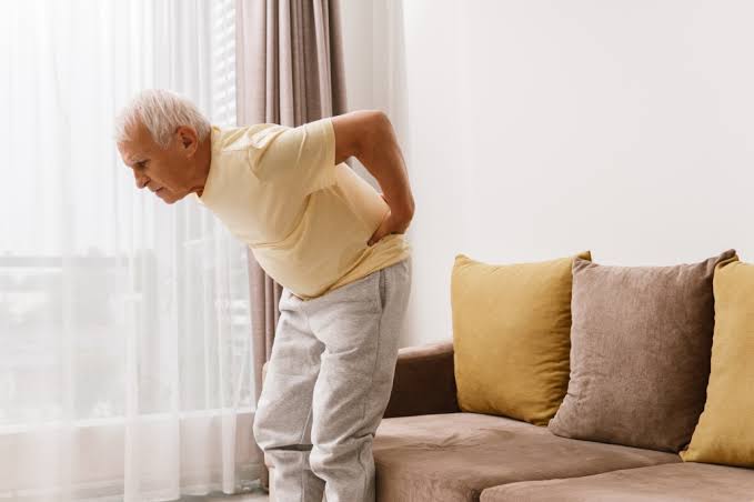 Spinal Complaints In The Older Generation (6 Studies Reviewed)