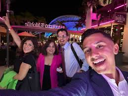 Así terminó la semana , llena de energía positiva y encuentros maravillosos  . Gracias @rubeneditor1 @abimaelcoreano @kenelmafigueroaramostv  @wesleyperez.pr Así que espero con ansias lo que trae esta nueva semana…  ¡Feliz lunes! #mondaymotivation #