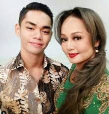 Saksikan drama kereta sewa yang akan mula bersiaran di slot iris pada 9 april ini setiap hari isnin hingga khamis pada pkul 6.30 petang di tv3. Anak Bongsu Jasmin Hamid Sedia Jadi Artis Khalifah Media