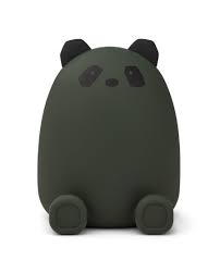 Conçue en résine elle est disponible en plusieurs couleurs elle pourra devenir le centre de votre salon. Tirelire Enfant Silicone Palma Liewood Panda Hunter Green