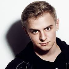 WOMAN OF INTEREST: Laura June Kirsch Captures a Specific Era of NYC  Nightlife with Romantic Lowlife Fantasies