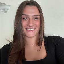 Jackie Kinder's Instagram, Twitter & Facebook