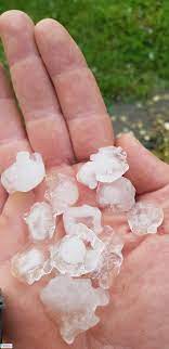 Eső helyett jég jutott a „szerencsés nyugatnak. Tegnap Az Eszaknyugati Orszagos Meteorologiai Szolgalat Facebook