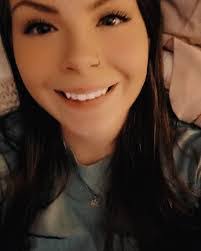 Kaitlin Gee's Instagram, Twitter & Facebook