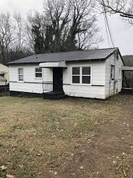 Newly Renovated 3 Bedrooms 1 Bath House Located At 5213 Tanner St Chattanooga Tn Call Now To Schedule For Viewin Renting A House Chattanooga Pretty House