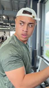 He nearly hurt a lot 😩